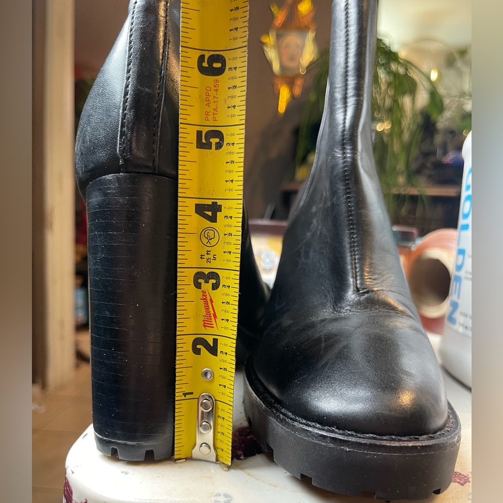 Saks Fifth Avenue Heeled Black Leather Booties Boots size 10 - Picture 12 of 12